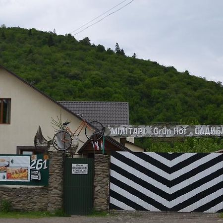 Gruen Hof Militray-Sadyba Hotel Huklyvyy Exterior photo