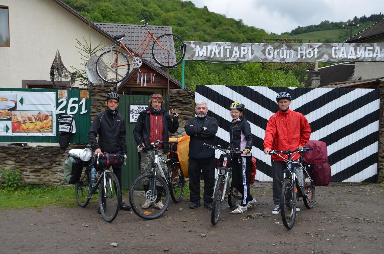 Gruen Hof Militray-Sadyba Hotel Huklyvyy Exterior photo