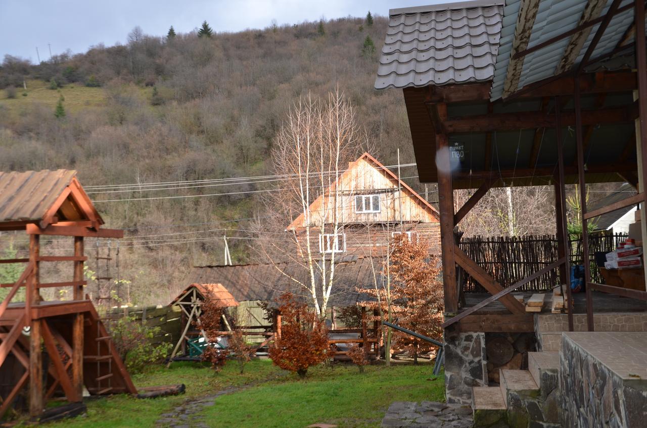 Gruen Hof Militray-Sadyba Hotel Huklyvyy Exterior photo